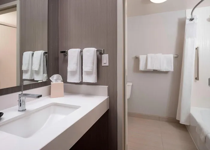Hotel Courtyard By Marriott Phoenix 3*