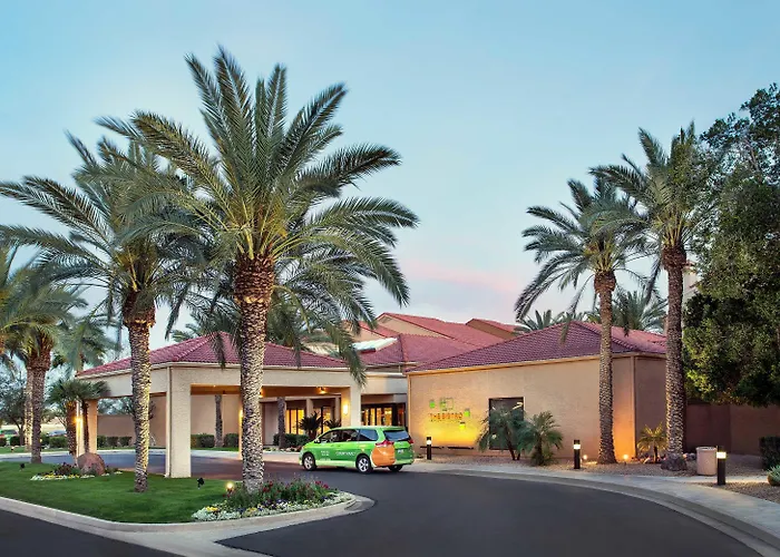 Courtyard By Marriott Phoenix