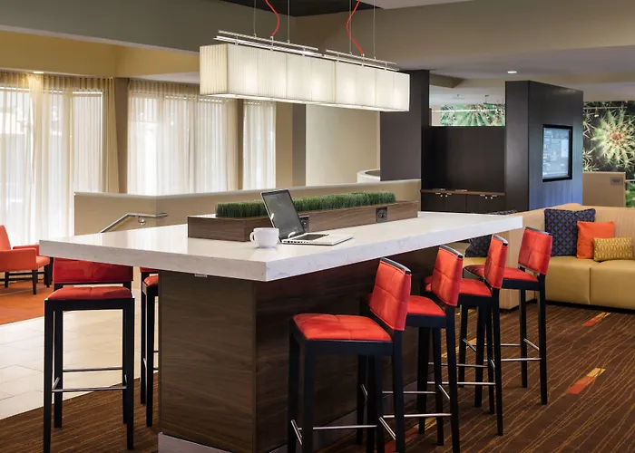 Courtyard By Marriott Phoenix Hotel 3*