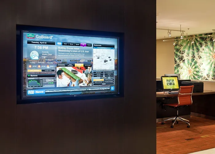 Courtyard By Marriott Phoenix Hotel