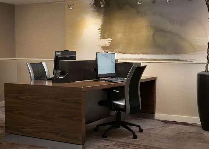 Courtyard By Marriott Phoenix Hotel
