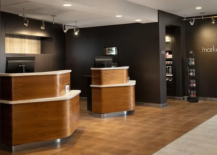 Courtyard By Marriott Phoenix Hotel 3*