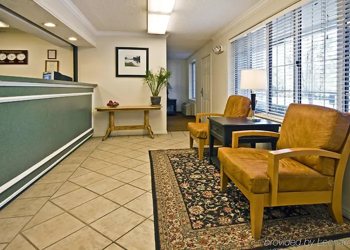 Courtyard By Marriott Phoenix